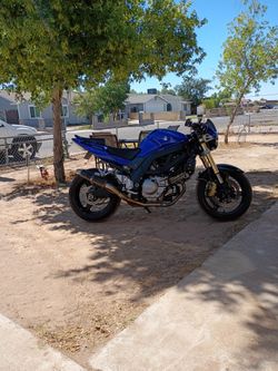 $3200  '05 Suzuki SV 650  10,800 miles