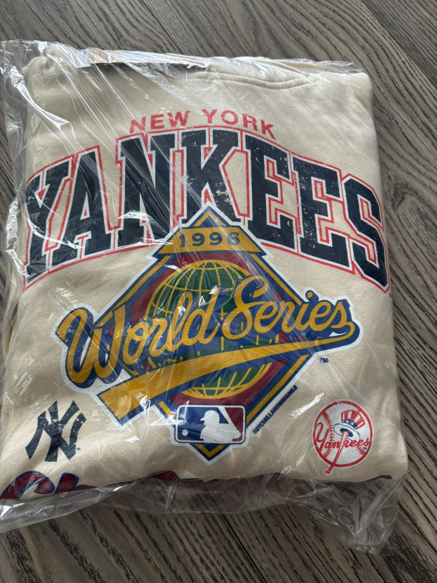 2XLNew York Yankees Champions 1996 Cream Color