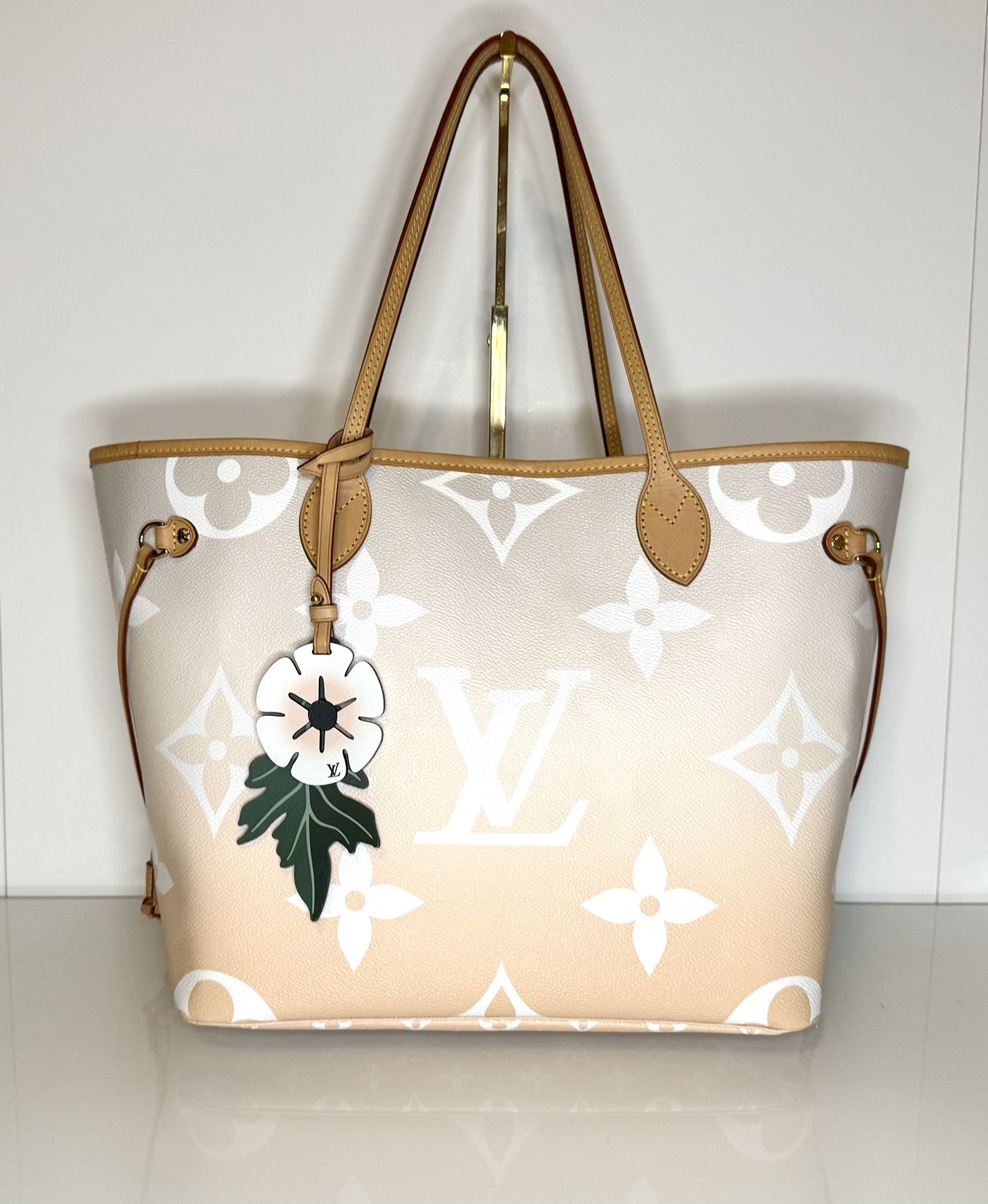 ๐๐จ๐ฎ๐ข๐ฌ ๐๐ฎ๐ข๐ญ๐ญ๐จ๐ง ๐๐จ๐ง๐จ๐ ๐ซ๐๐ฆ ๐๐ข๐๐ง๐ญ ๐๐๐ฏ๐๐ซ๐๐ฎ๐ฅ๐ฅ ๐๐ ๐๐ฒ ๐๐ก๐ ๐๐จ๐จ๐ฅ ๐๐๐