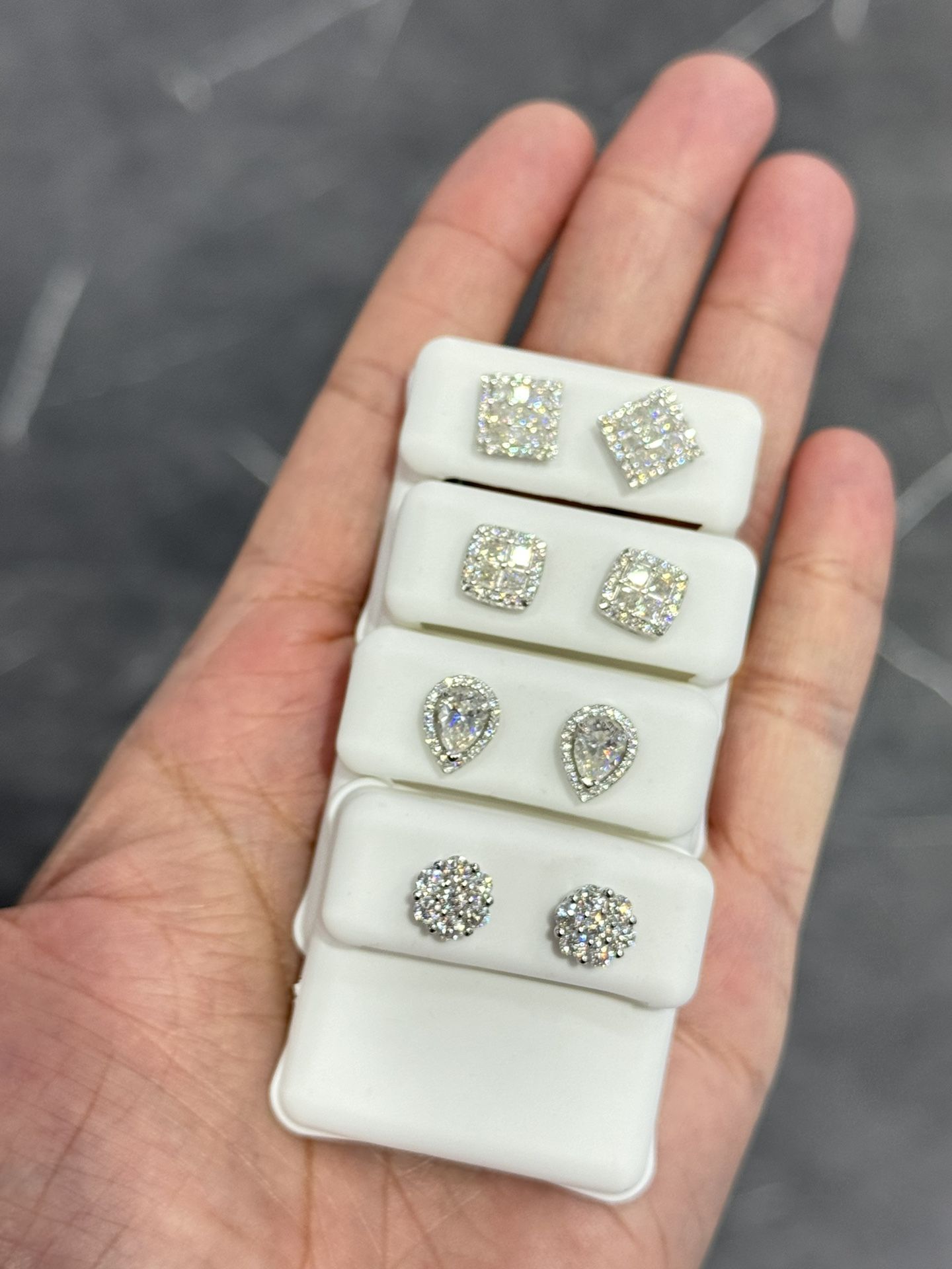 MOISSANITE DIAMOND EARRING VS D COLOR