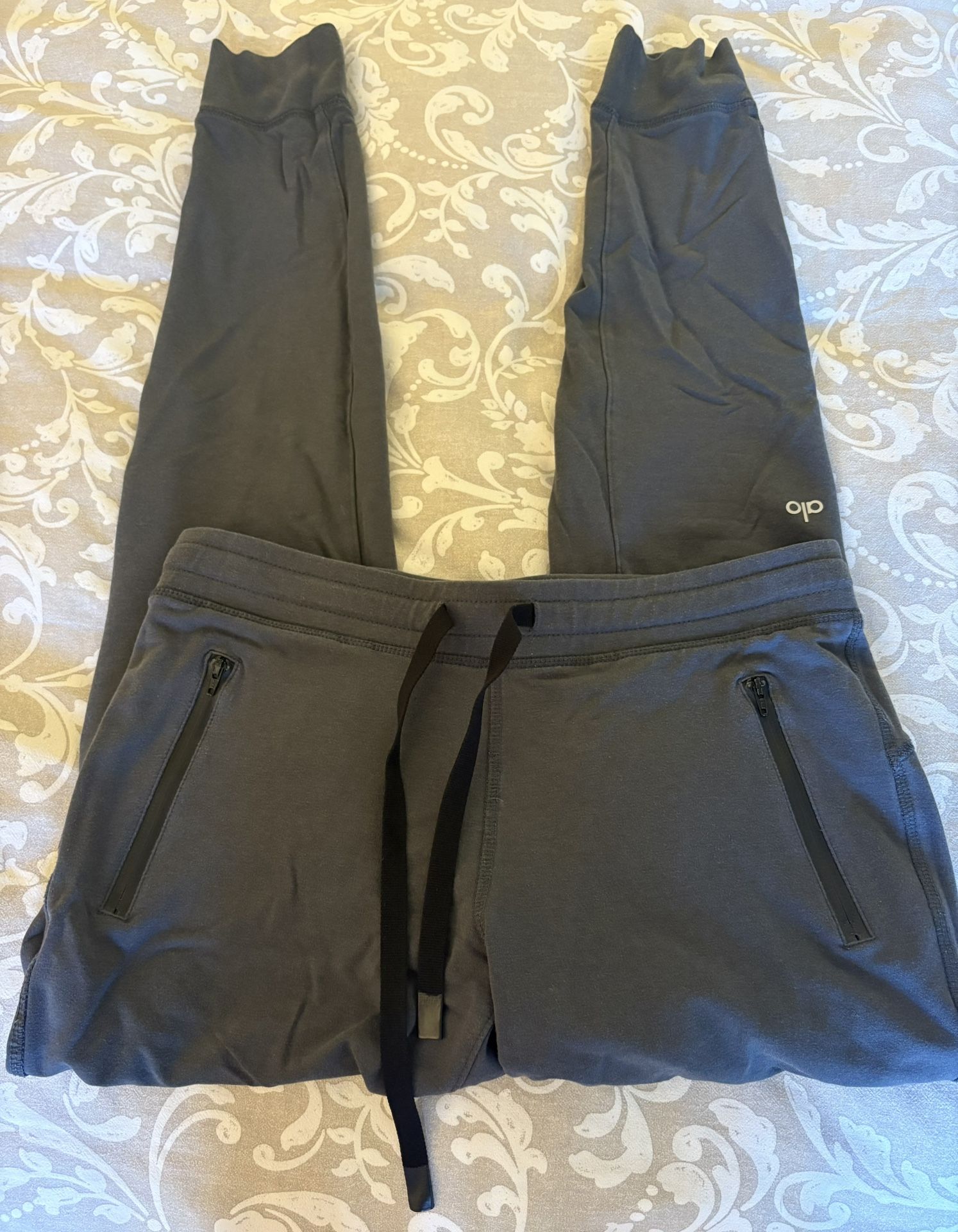 Alo Yoga Sweatpants