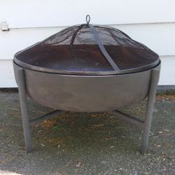 Firepit With Screen Cover