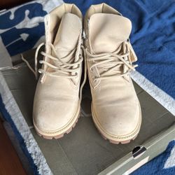 Juniors Sz 5 Lt Beige 6” Timberlands