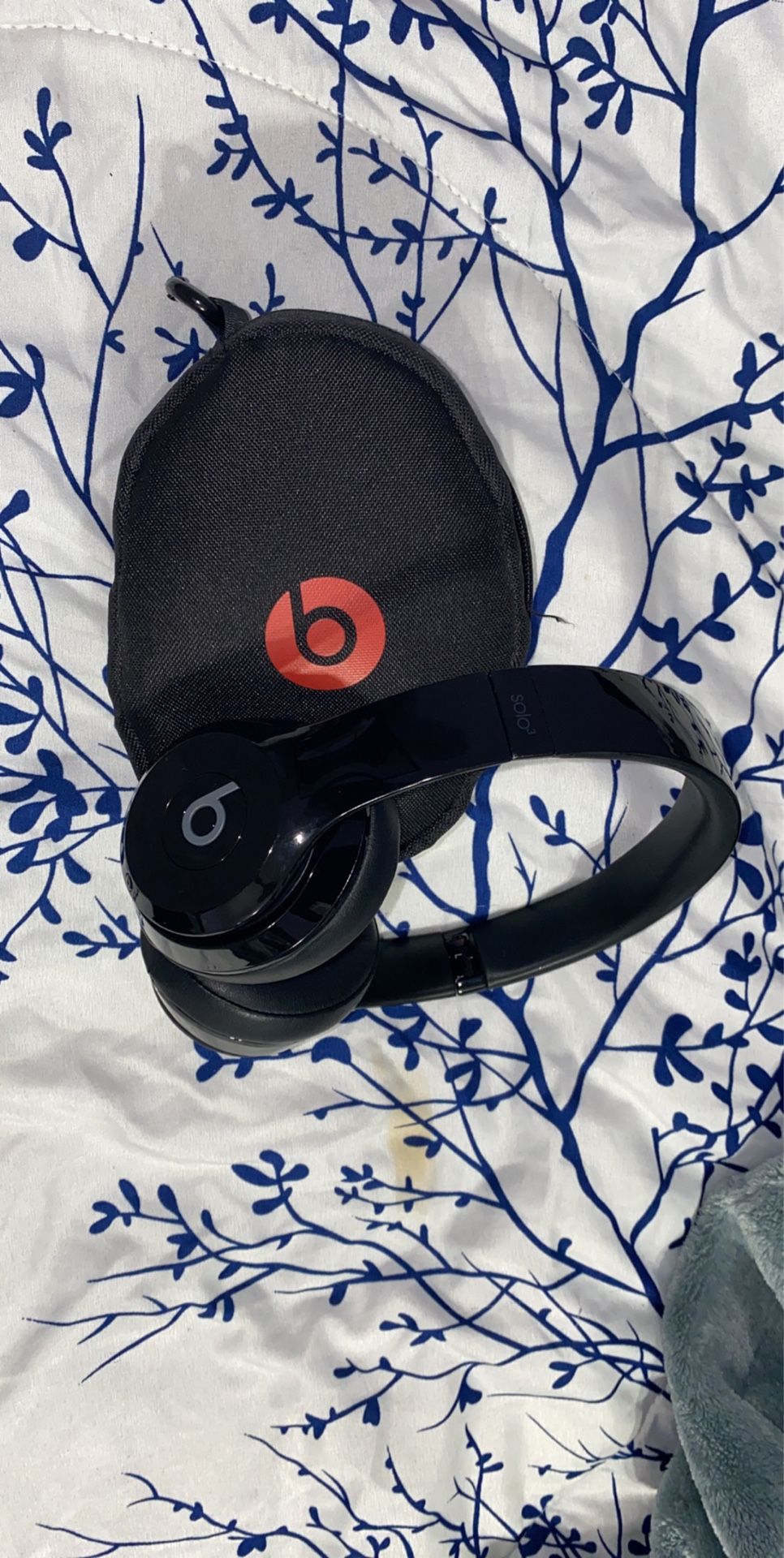 Beats solo 3 headphones