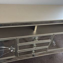 Tinsel II Metallic Platinum Mirrored TV Console – Like New 