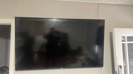 TCL 60 inches TV
