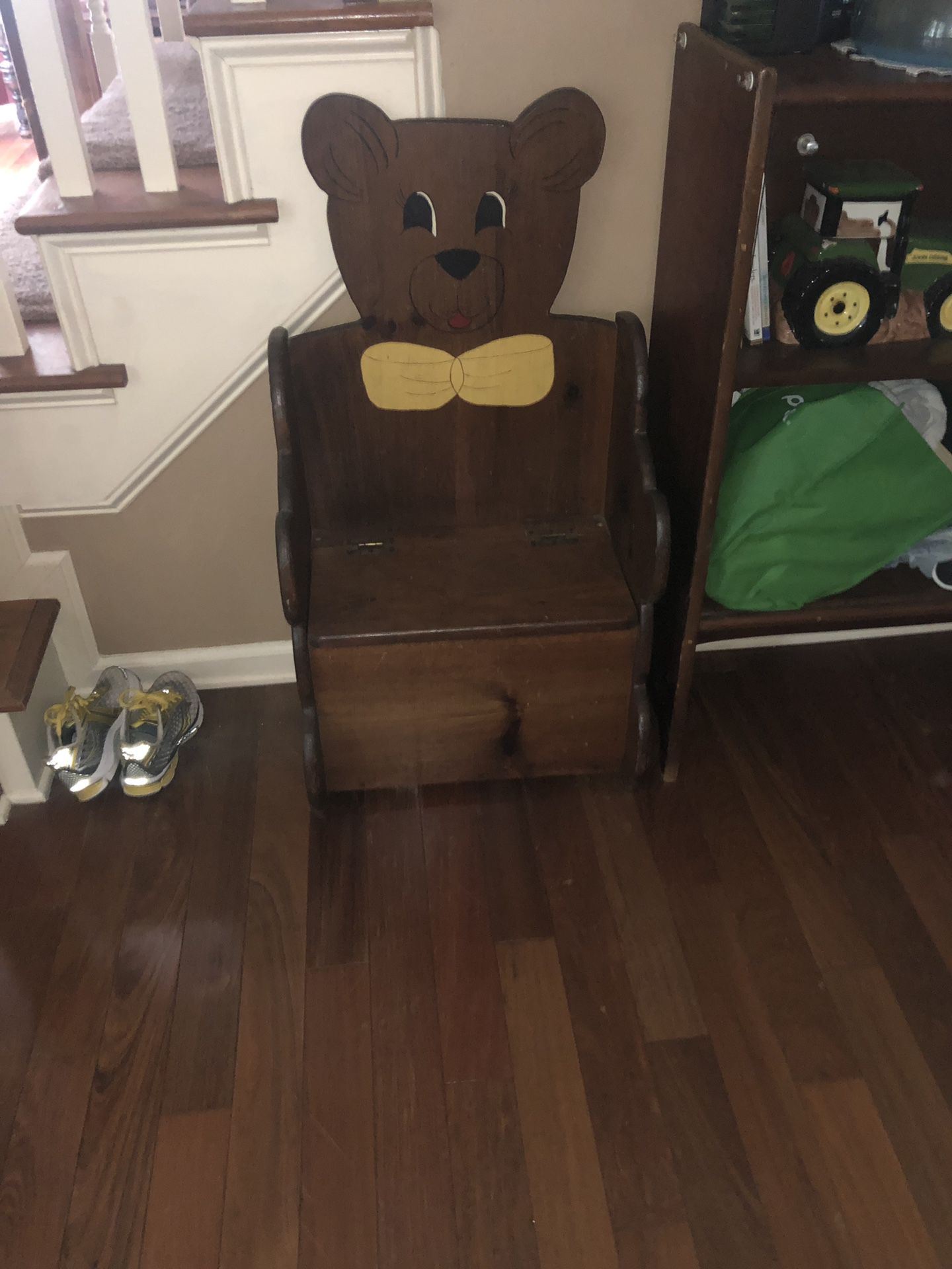Toy chest and kids bench