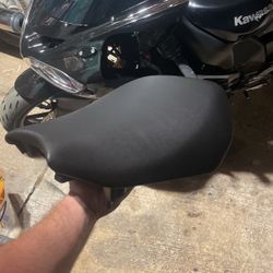 04-05 Zx10r Driver Seat
