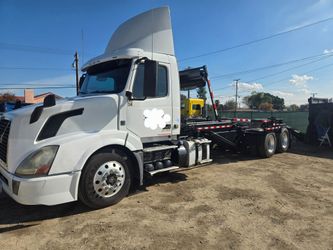 Roll Off Truck
