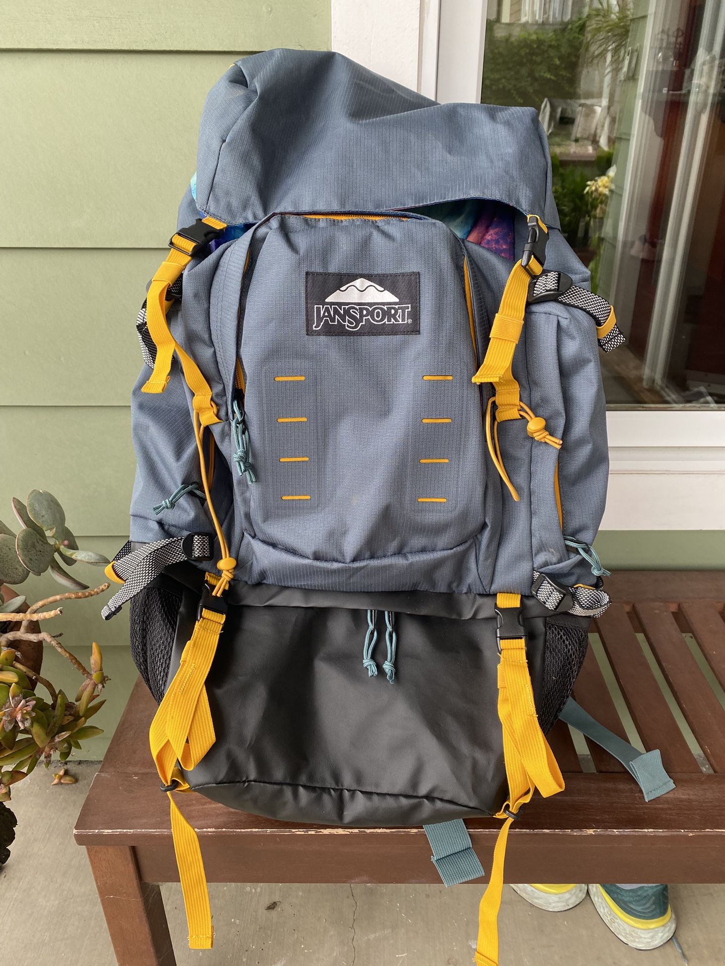 Jansport Men’s Large FarOut 65L Packpack