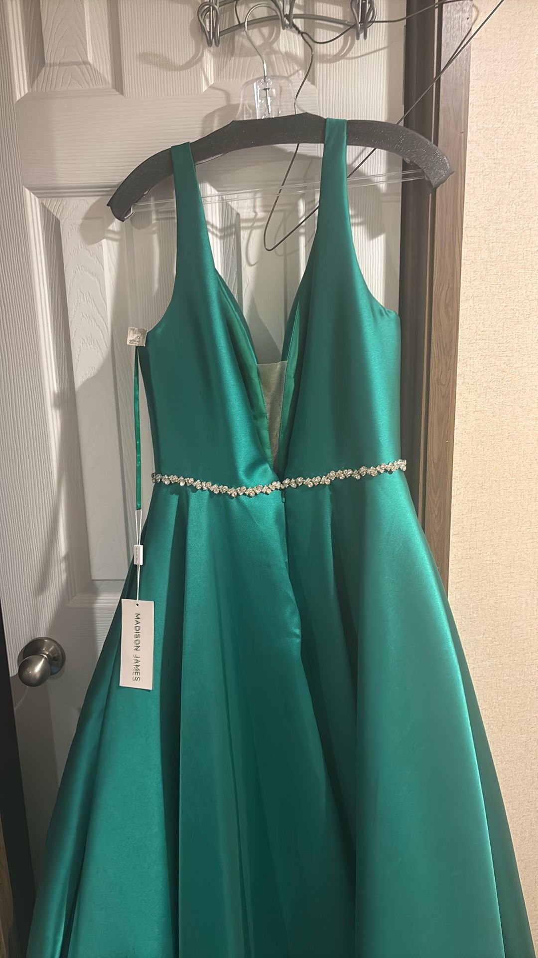 Gown/ dress
