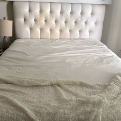 White Tufted Queen Headboard With Black Metal Frame