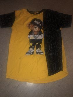 Stylish Fashioned T - Shirt Size Large 