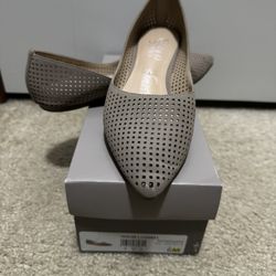 Franco Sarto Beige Flat Shoes Size 6