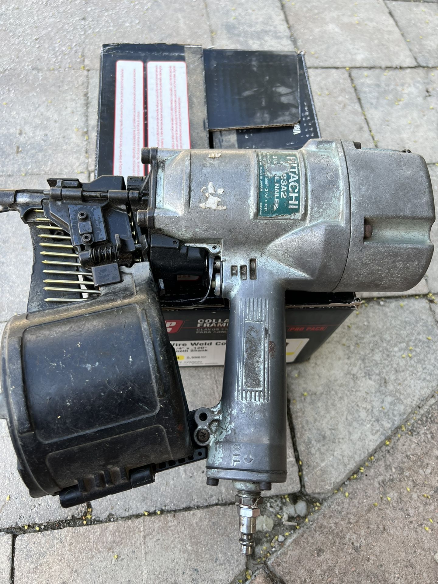 Hitachi Coil Nail Gun 3 1/4 With Some Nails $160