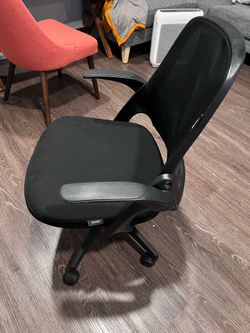 Ergo-dynamic Black chair