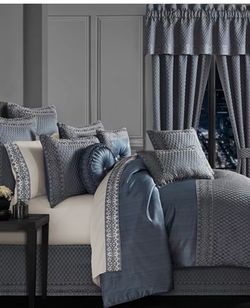 Five Queens Court Leah 4 Piece California King Comforter Set 1 comforter 110x96 1 pillow shams 36x20 1 bedskirt