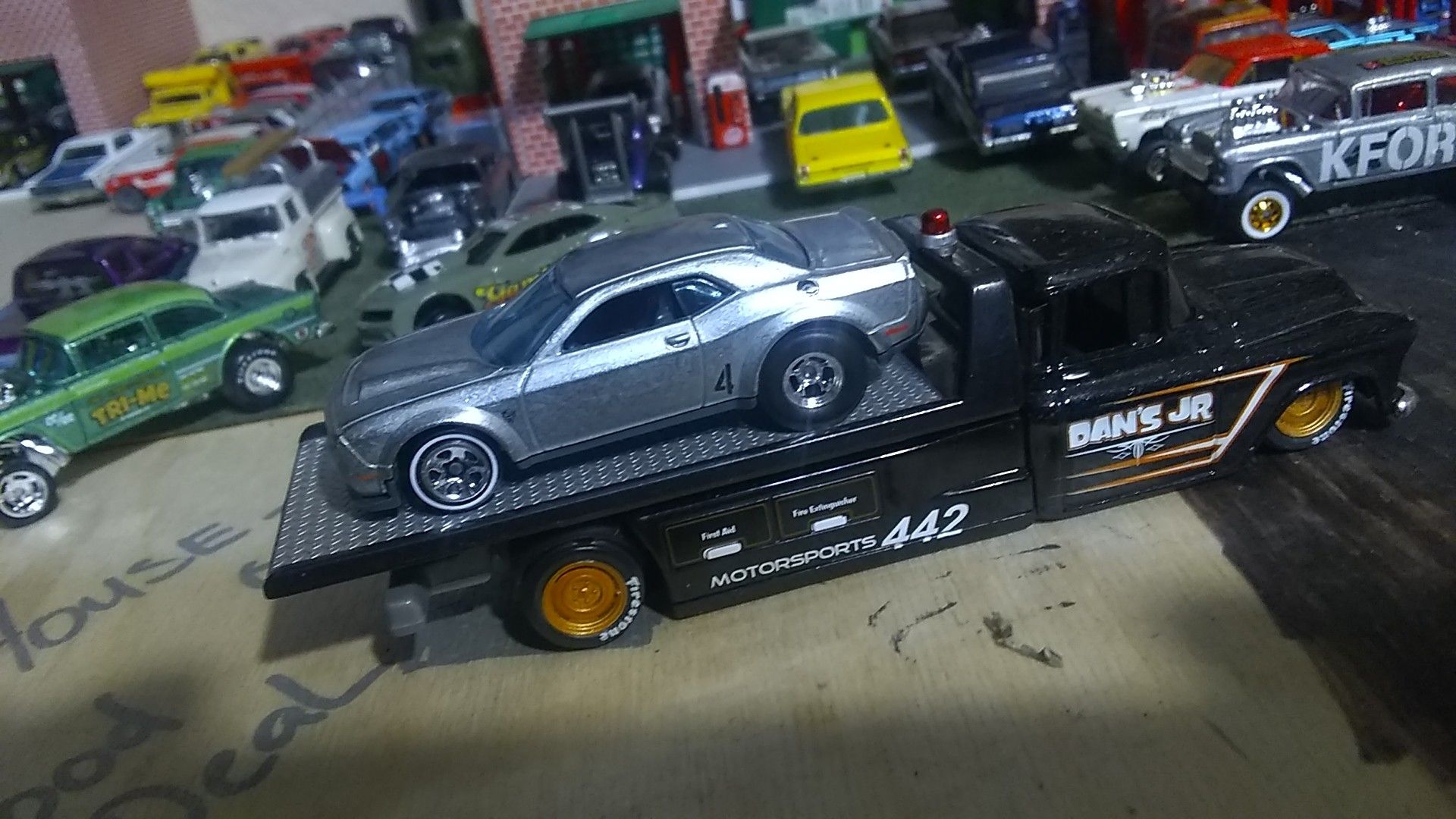 Maisto 1957 Chevrolet tow truck Dan's Junior