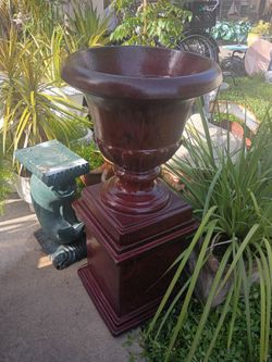 Cast Stone 22" Urn Planter & 18" Pedestal