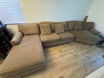 Great condition 155” Cuddler sectional with chaise