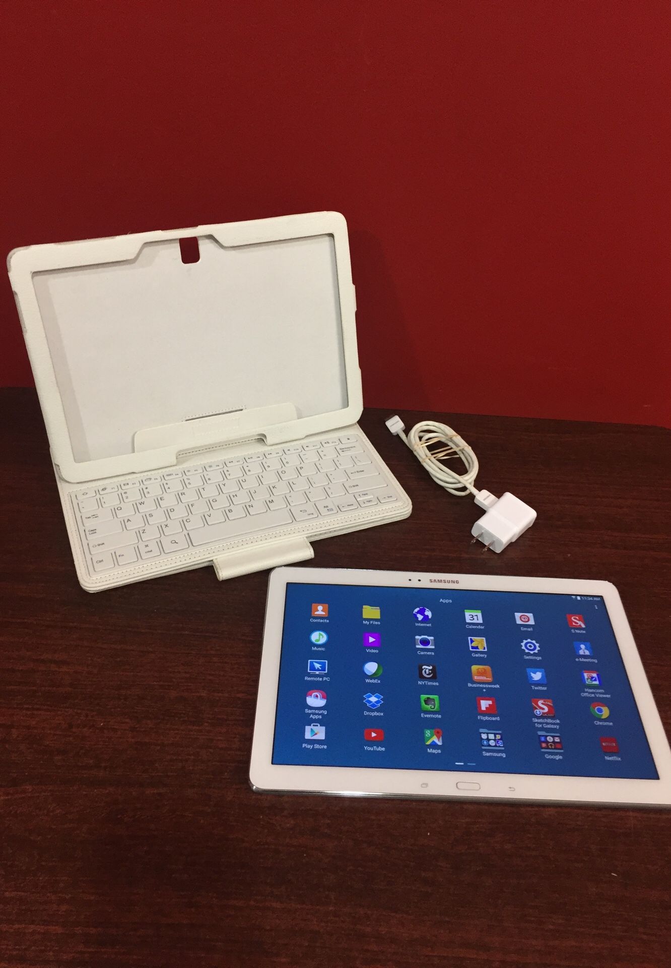 Samsung Galaxy Tab Pro Tablet. 12.2” SM-T900 with keyboard/case