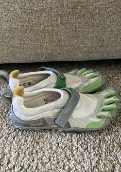 are Vibram FiveFingers Women's Bikila barefoot shoes Size 37