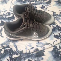 Size 4y Nike Diamond Baseball Shoes 