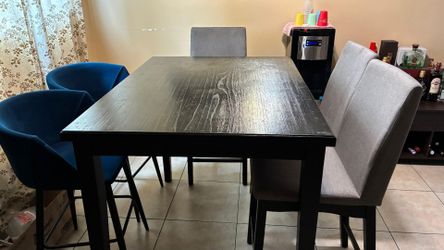 Tablet with chairs