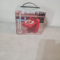 CHEF'S COUNTER RED AUTOMATIC DUMPLING PRESS, NIB