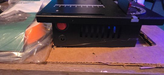SAKER table mill/ saw w/ Dremel attachment  m. Ÿ