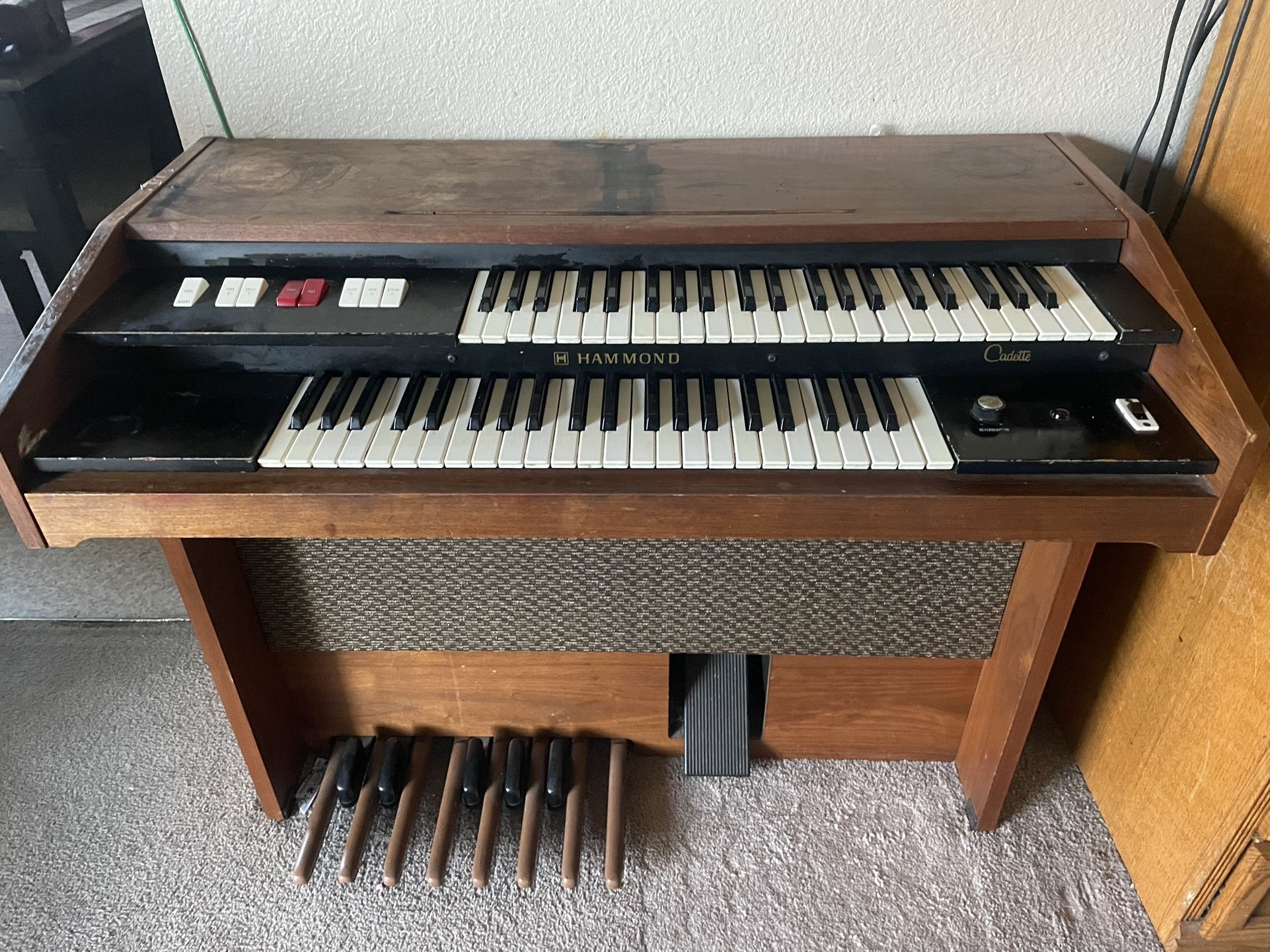 Vintage Organ 