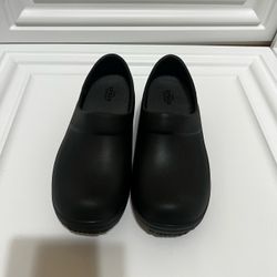 Crocs Women's Neria Pro II Work Clogs Size 7