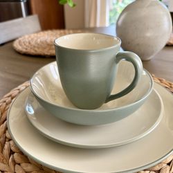 Noritake Colorwave 48-Piece Dinnerware Set-Service for 12