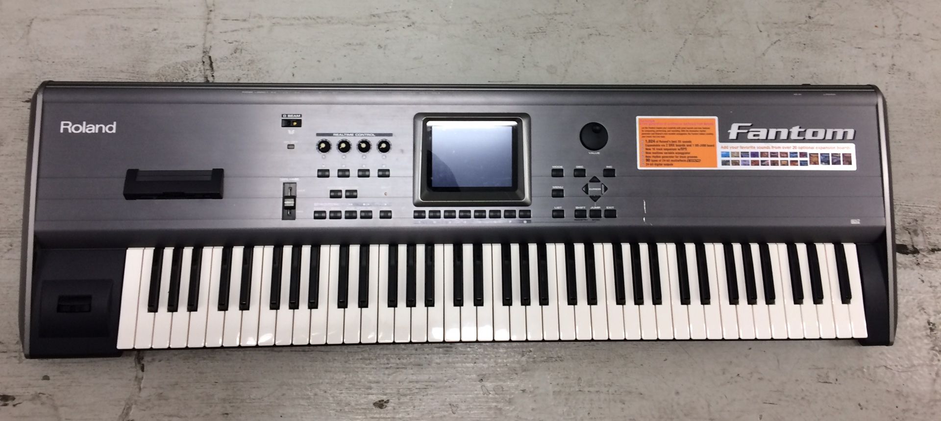 Roland Fantom keyboard. Make your own music on this keyboard. $1000 OBO please no low balling...
