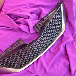 OEM Front Upper Mesh Grille Chrome Trim Fits Toyota Sienna 2011-2017 Used