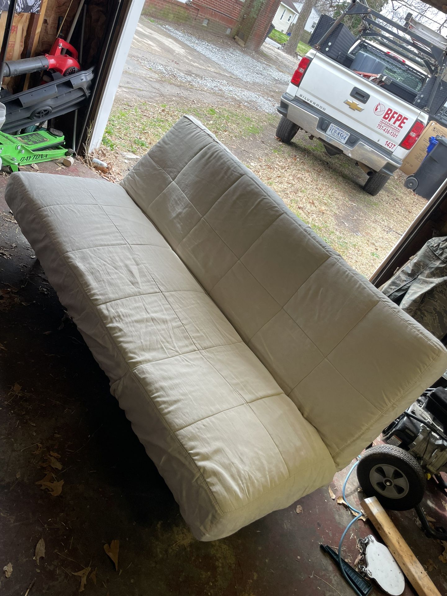 Futon.