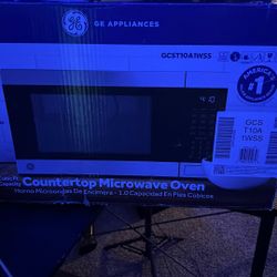 1050 Watts Microwave Brand new In Box UNOPENED 