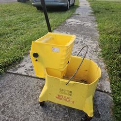 COMMERCIAL CLEANER PAIL