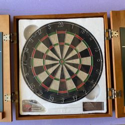 2005 Vintage Country Store Marlboro Dartboard Solid Oak Wood Cabinet  