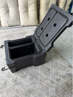 Polaris rear cargo storage