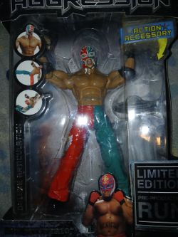 Deluxe agression wwe Rey Mysterio figure in box