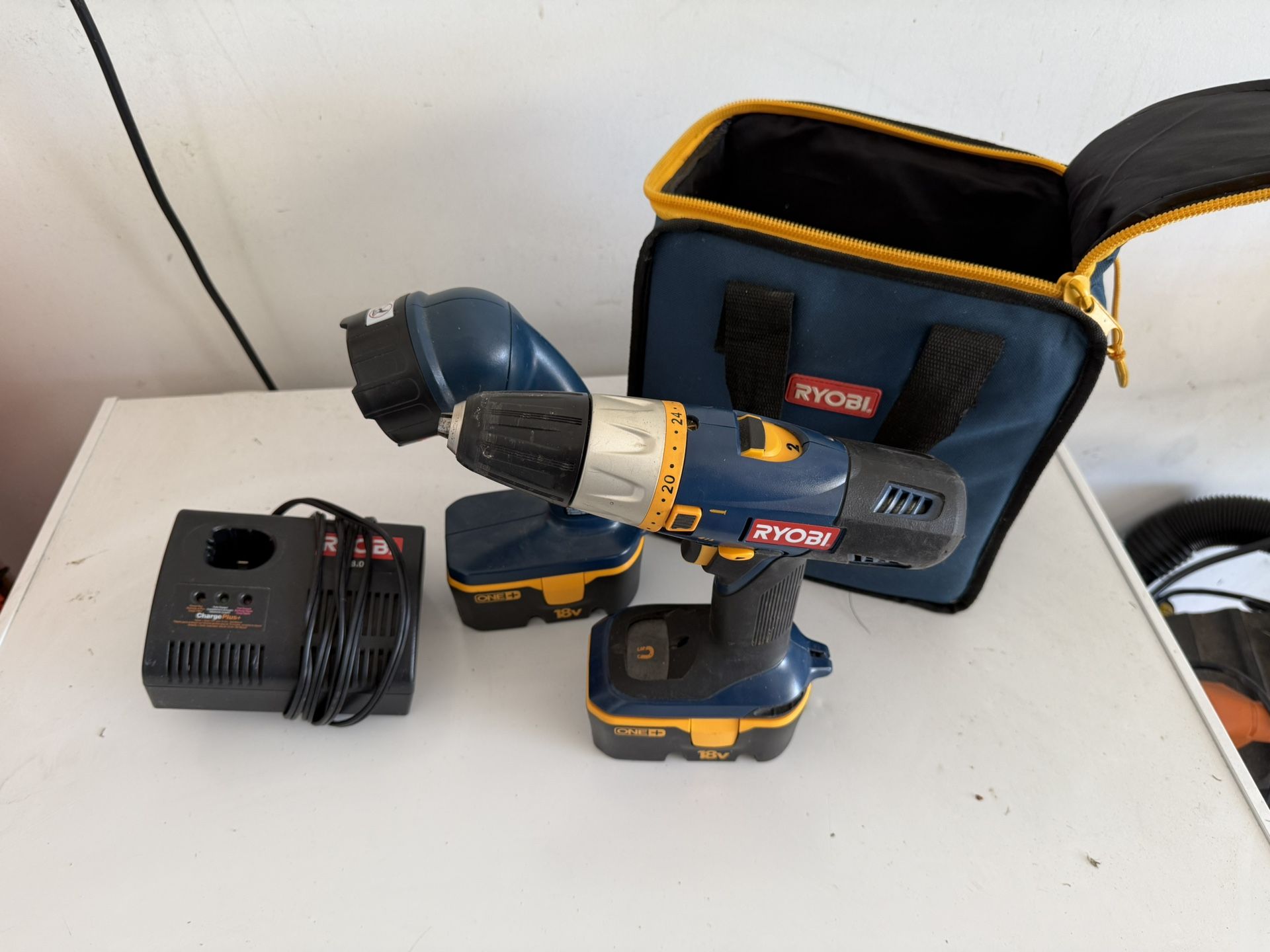 Ryobi Cordless Drill W/ Charger, Battery, Flashlight And Bag.