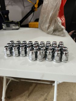 32 Chrome Lug Nuts M14x1.5 Closed End Wheel Nuts Set