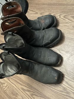 Used men’s Ariat work boots size 10.5 EE