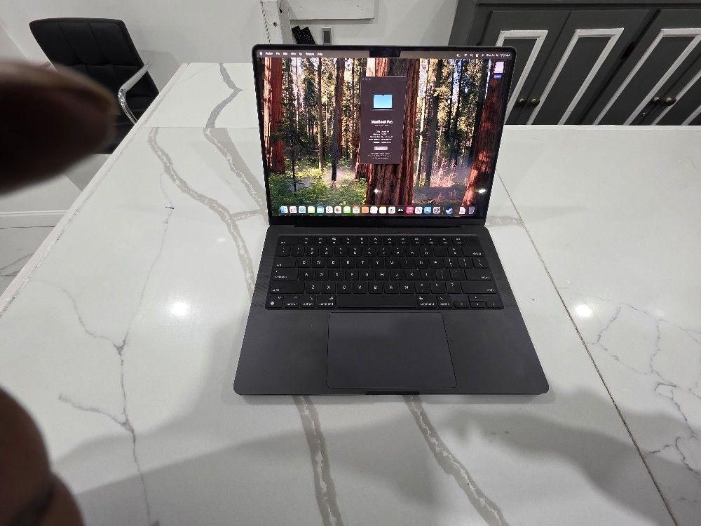 Mac Book 14