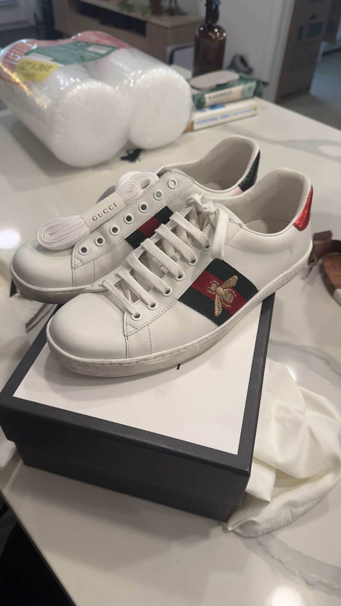 Men’s Size 8 Gucci Ace Leather Sneakers