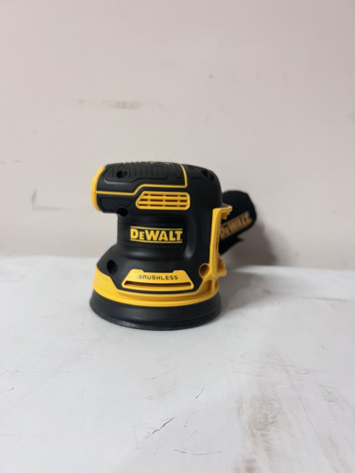 DEWALT 20-Volt MAX XR Cordless Brushless Random Orbital