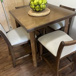 Dinning Table Full Set Chairs Included 