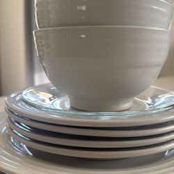 Trastes (platos, cuchillos)