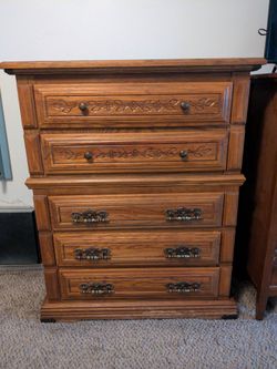 Large oak dresser 5 drawers